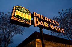 Pierce's Pitt BBQ - Restaurant - 447 Rochambeau Dr, Williamsburg, VA, 23188