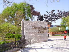 Lincoln Park Zoo - Attraction - 2200 N Cannon Dr, Chicago, IL, United States
