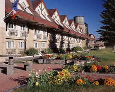 Ramada Inn and Suites - Hotels - 1402 Bow Valley Trail, Canmore, AB, Canada
