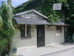 Wall'S BBQ - Restaurant - 515 E York Ln, Savannah, GA, 31401
