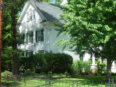 The Carriage House at 18 Vine - Hotel - 18 Vine Street, Hammondsport, NY, NY, United States