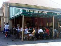 Cafe du Monde - Restaurant - 800 Decatur Street, New Orleans, LA, 70116, USA