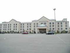 The Plaza Hotel & Suites - Hotel - 1025 Highway 61 East, Winona, MN, United States