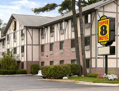 Super 8 Traverse City - Hotel - 1870 US-31, Traverse City, MI, 49686, US