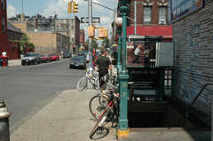 L train stop - Attraction - L train stop - Attraction -